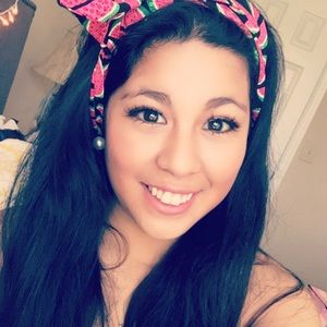 Meet your Posher, Ana